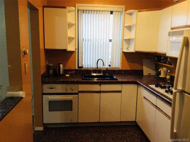 204-15 Foothill Avenue A53, Hollis, NY 11423