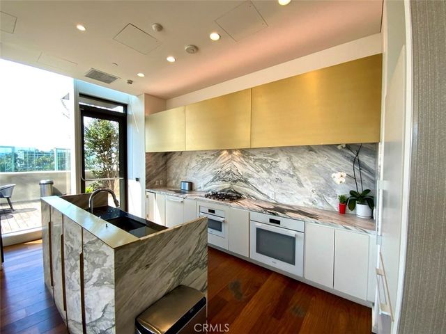 889 Francisco 1105, Los Angeles, CA 90017