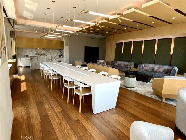 889 Francisco 1105, Los Angeles, CA 90017