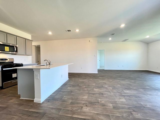 152 Gablynn CV, Kyle, TX 78640