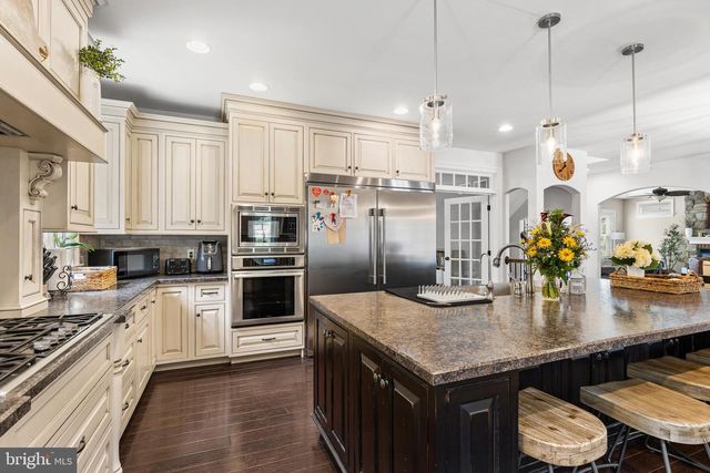 5611 MEADEVILLE RD, Gap, PA 17527