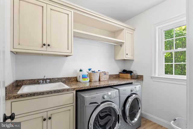 5611 MEADEVILLE RD, Gap, PA 17527