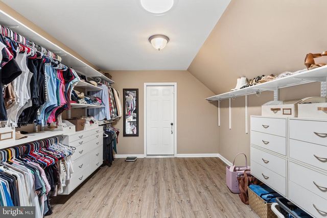 5611 MEADEVILLE RD, Gap, PA 17527