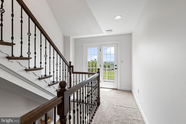 5611 MEADEVILLE RD, Gap, PA 17527