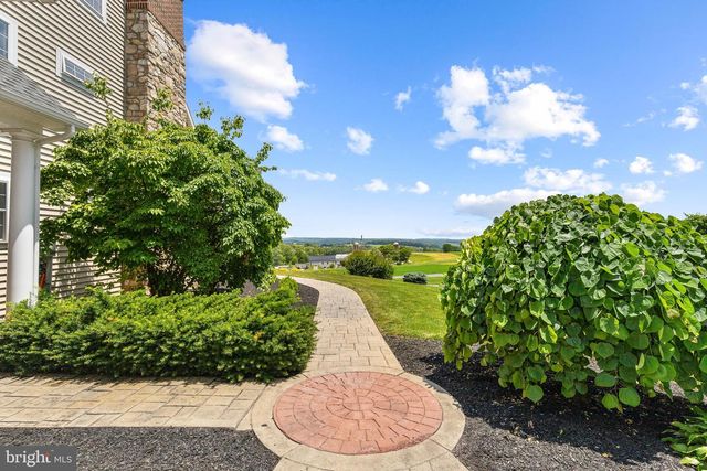 5611 MEADEVILLE RD, Gap, PA 17527