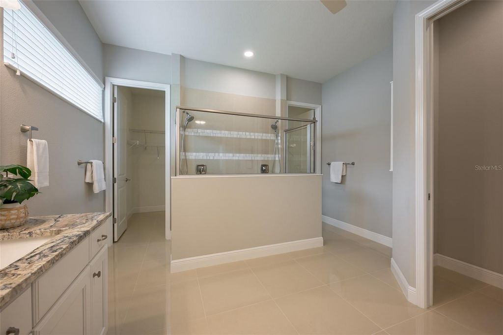 Image 34 of property listing at 7087 TAMWORTH PARKWAY, Sarasota, FL 34241