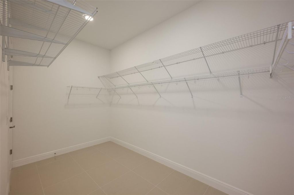 Image 35 of property listing at 7087 TAMWORTH PARKWAY, Sarasota, FL 34241