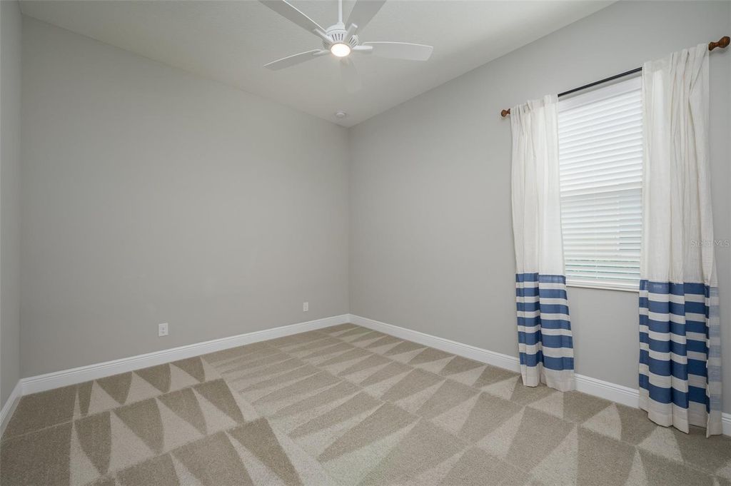 Image 37 of property listing at 7087 TAMWORTH PARKWAY, Sarasota, FL 34241