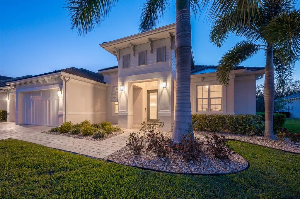 Image 8 of property listing at 7087 TAMWORTH PARKWAY, Sarasota, FL 34241