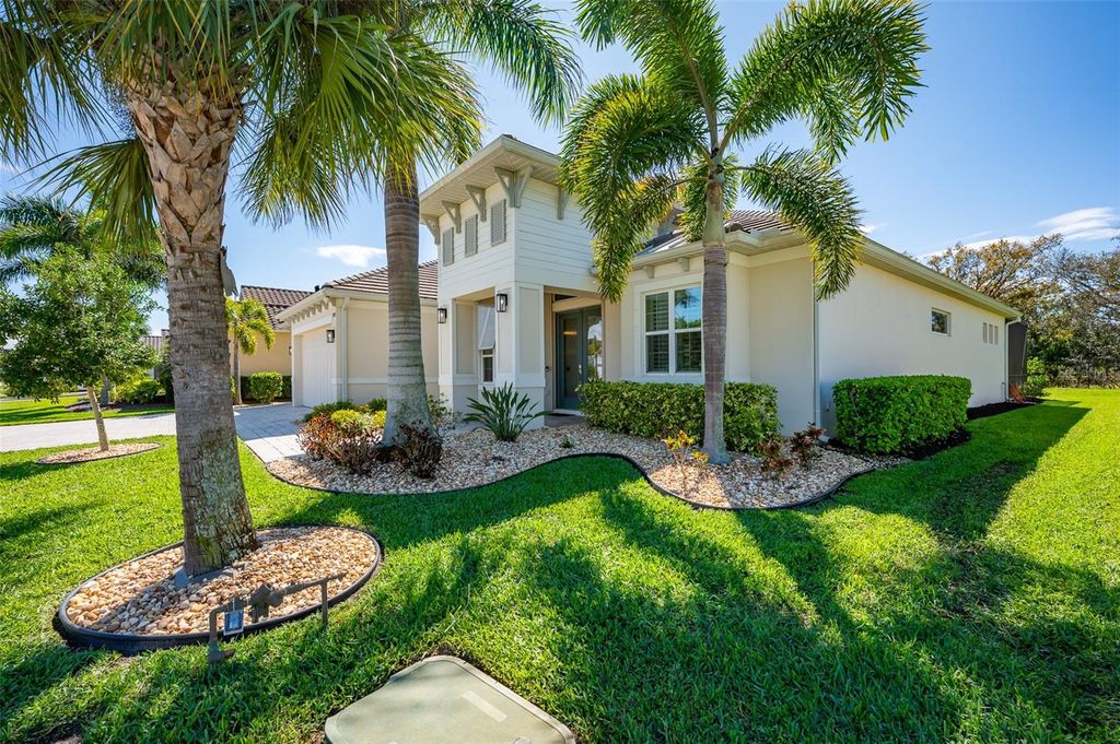 Image 10 of property listing at 7087 TAMWORTH PARKWAY, Sarasota, FL 34241