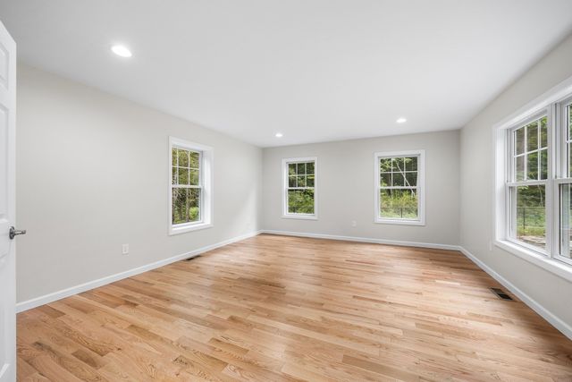 939 Monson Rd, Wilbraham, MA 01095