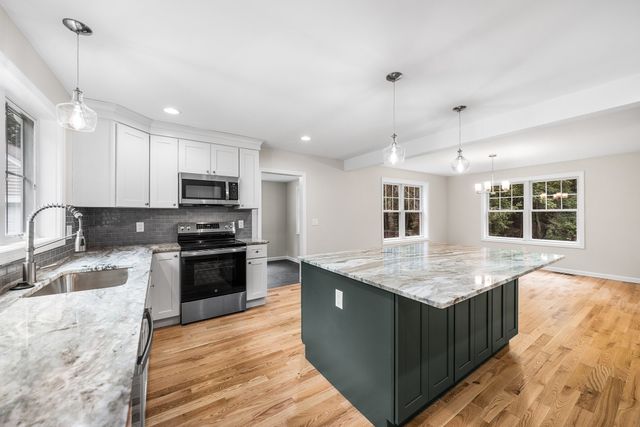 939 Monson Rd, Wilbraham, MA 01095