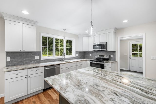 939 Monson Rd, Wilbraham, MA 01095