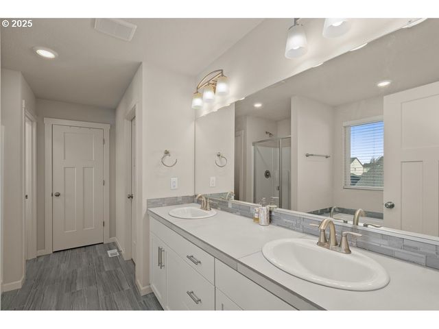 6421 Se 22ND St, Gresham, OR 97080