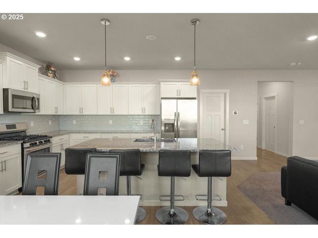 6421 Se 22ND St, Gresham, OR 97080