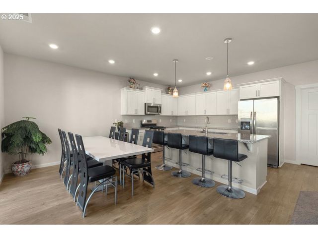 6421 Se 22ND St, Gresham, OR 97080