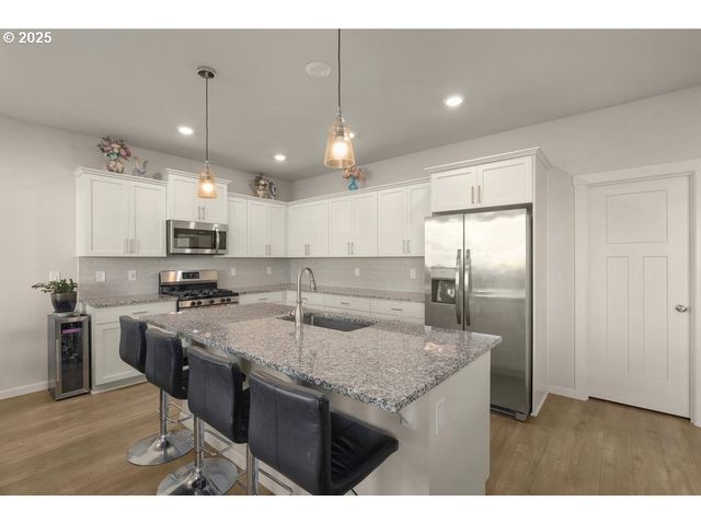 6421 Se 22ND St, Gresham, OR 97080