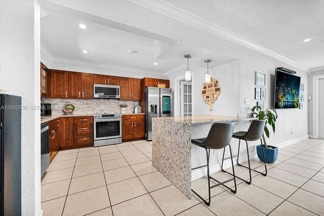 740 N 73rd Avenue, Hollywood, FL 33024