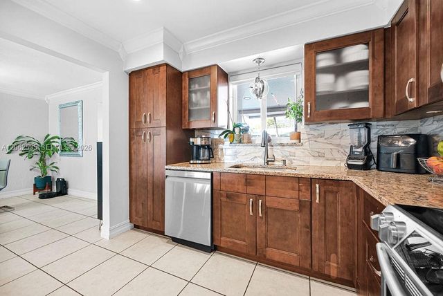740 N 73rd Avenue, Hollywood, FL 33024