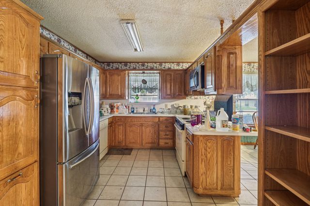 341 SW Dian Street, Burleson, TX 76028