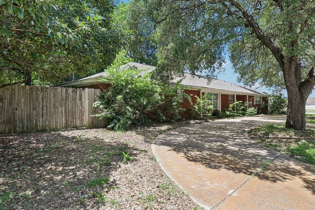 341 SW Dian Street, Burleson, TX 76028