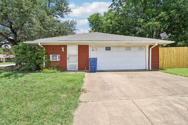 341 SW Dian Street, Burleson, TX 76028