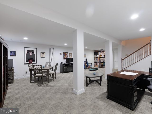 606 GREYCLIFFE LN, Ambler, PA 19002