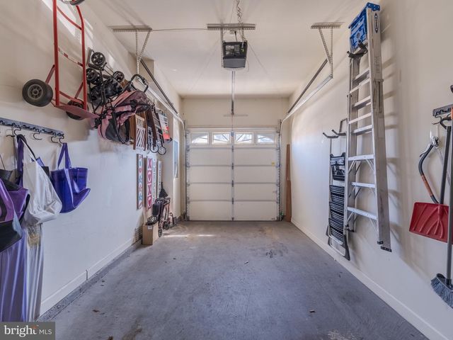 606 GREYCLIFFE LN, Ambler, PA 19002