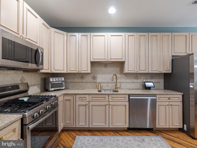 606 GREYCLIFFE LN, Ambler, PA 19002