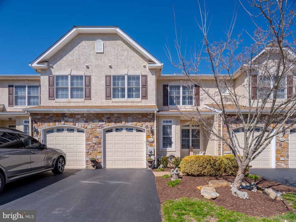 606 GREYCLIFFE LN, Ambler, PA 19002