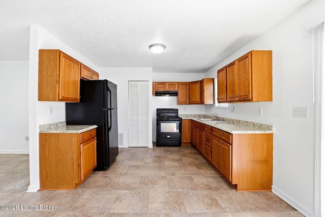 8614 Jan Way, Louisville, KY 40219