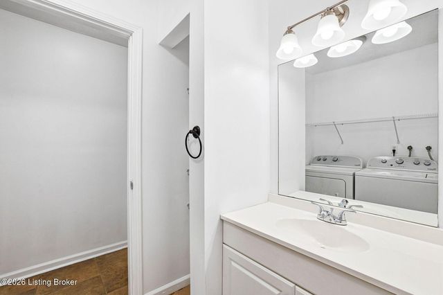 8614 Jan Way, Louisville, KY 40219