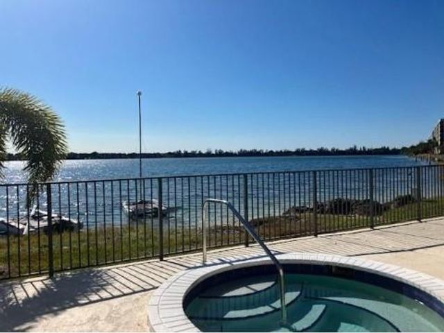 109 Lake Emerald Dr 204, Oakland Park, FL 33309