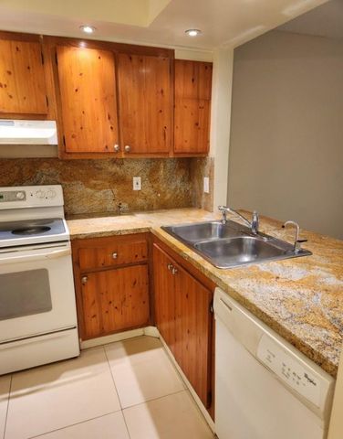 109 Lake Emerald Dr 204, Oakland Park, FL 33309