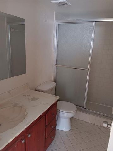 109 Lake Emerald Dr 204, Oakland Park, FL 33309