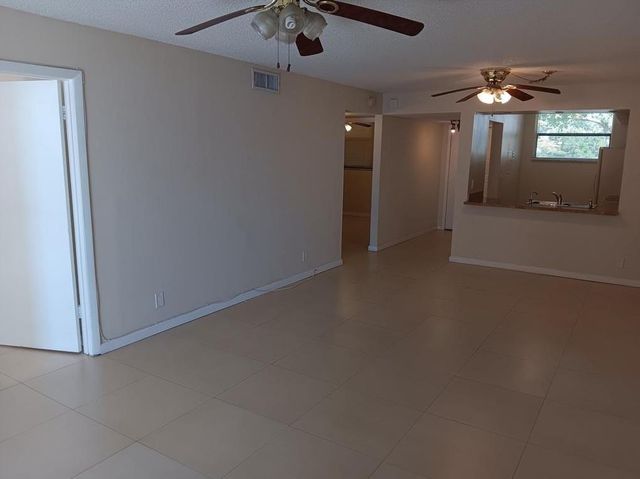 109 Lake Emerald Dr 204, Oakland Park, FL 33309