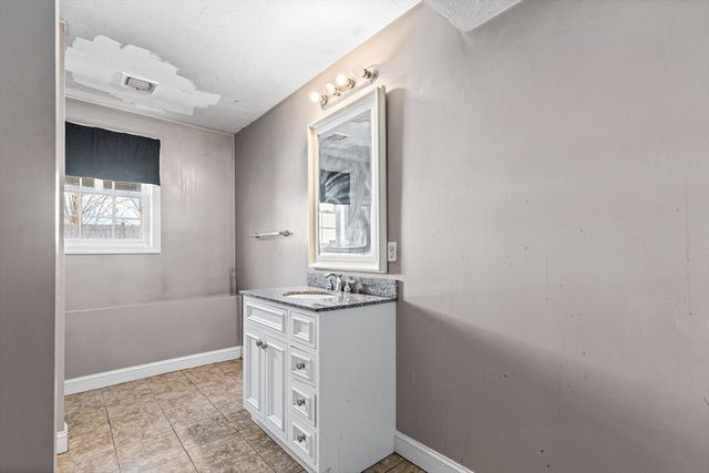 51 Oscar Ave, Brockton, MA 02302