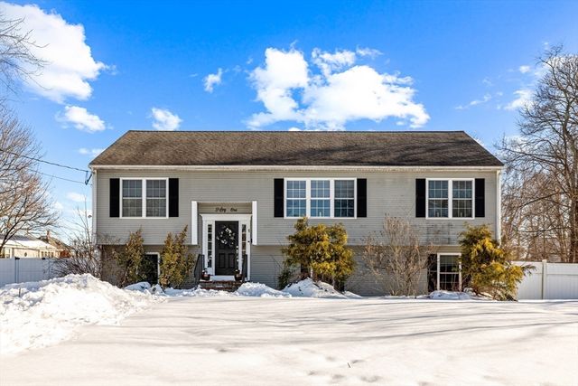 51 Oscar Ave, Brockton, MA 02302