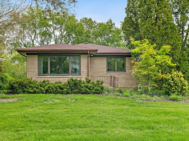23509 N Garden Lane, Lake Zurich, IL 60047