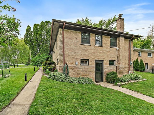 23509 N Garden Lane, Lake Zurich, IL 60047