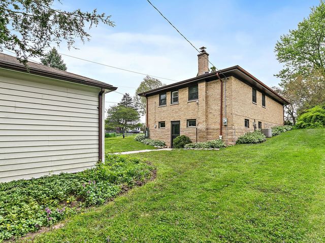 23509 N Garden Lane, Lake Zurich, IL 60047