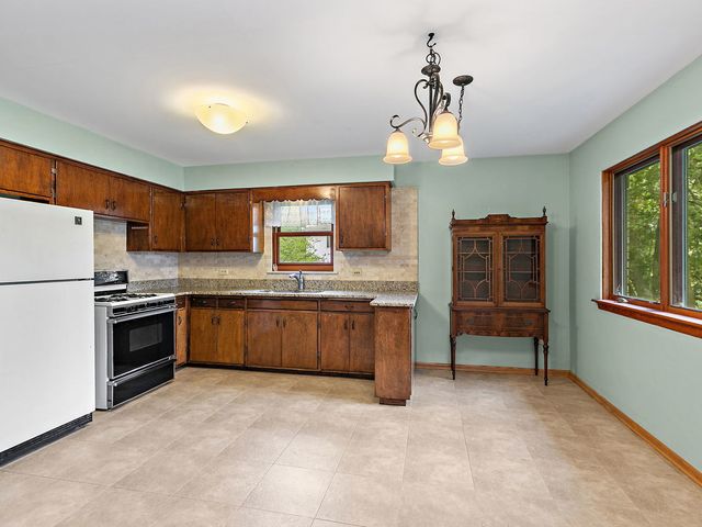 23509 N Garden Lane, Lake Zurich, IL 60047