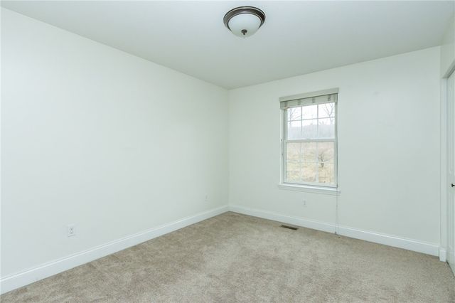 587 Chesnic Dr, North Strabane, PA 15317