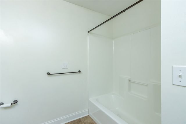 587 Chesnic Dr, North Strabane, PA 15317