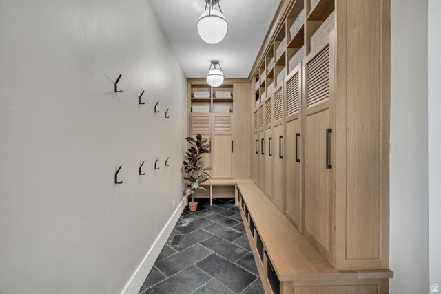 5843 W CENTURY HEIGHTS DR, Highland, UT 84003