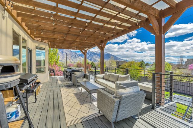 5843 W CENTURY HEIGHTS DR, Highland, UT 84003