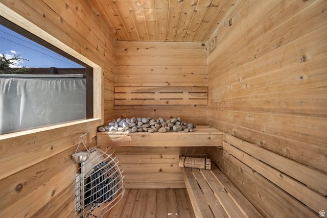 5843 W CENTURY HEIGHTS DR, Highland, UT 84003