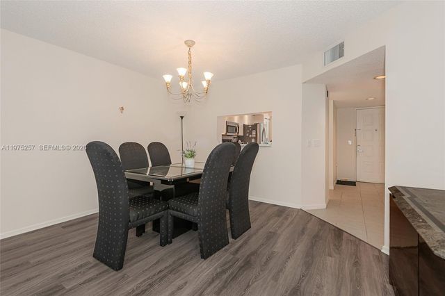 1200 SW 137th Ave 402E, Pembroke Pines, FL 33027