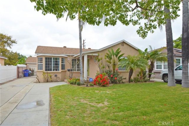 12301 Rives Avenue, Downey, CA 90242