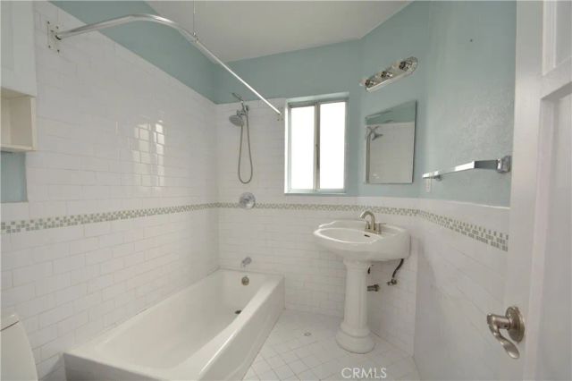 12301 Rives Avenue, Downey, CA 90242